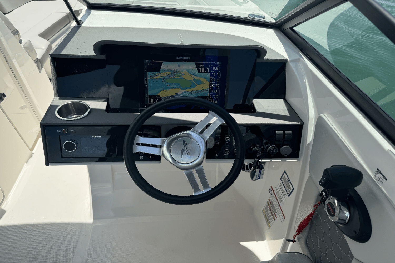 2022 Sea Ray SDX 270 Outboard Image Thumbnail #11