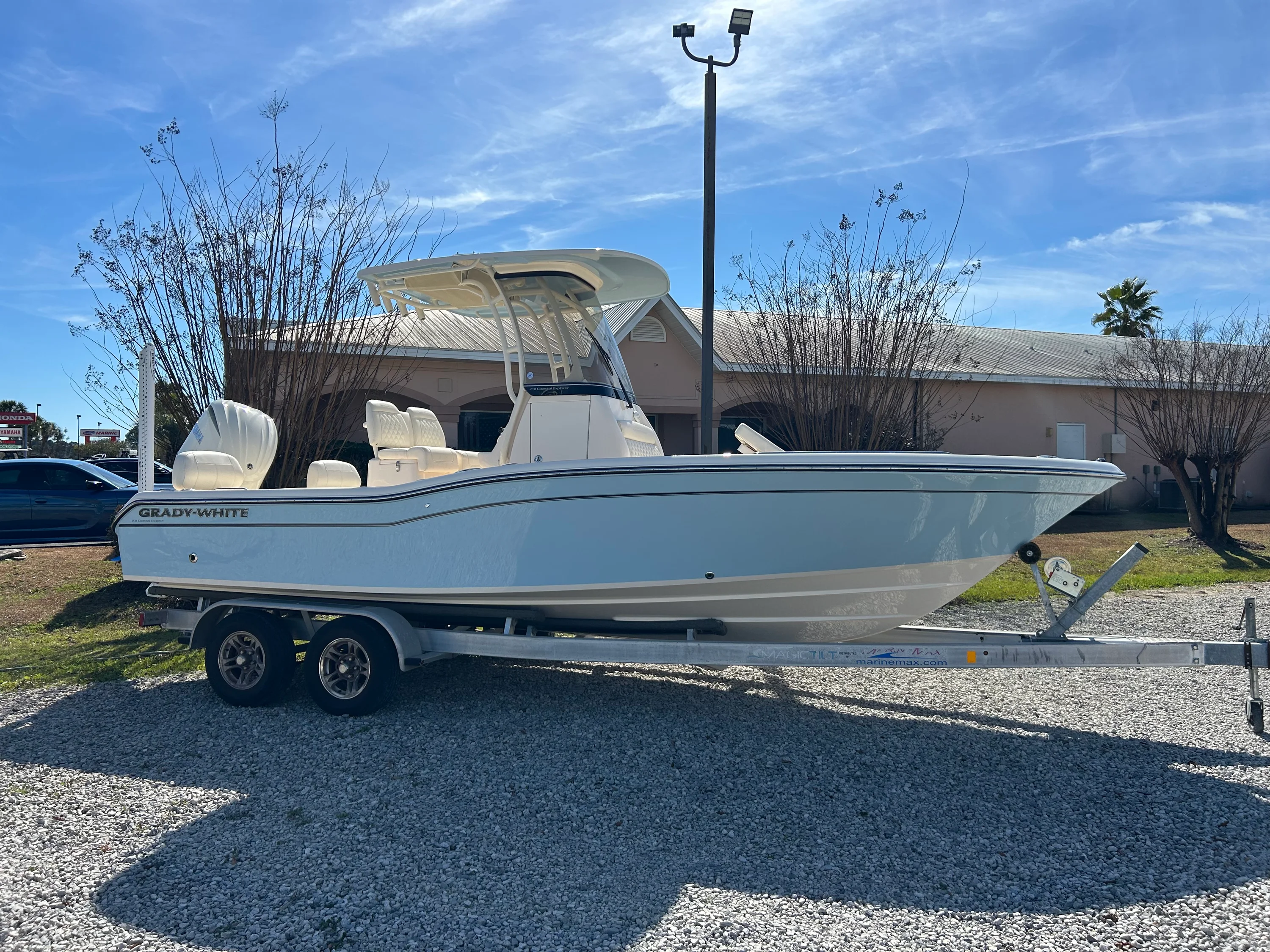 2025 Grady-White 231 CE Image Thumbnail #1