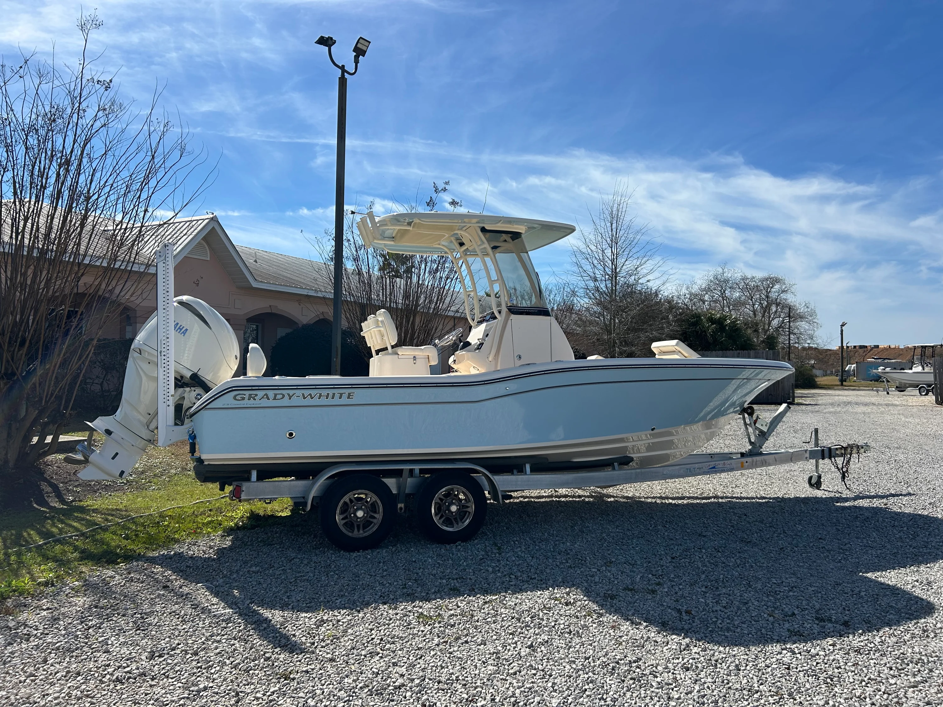 2025 Grady-White 231 CE Image Thumbnail #2