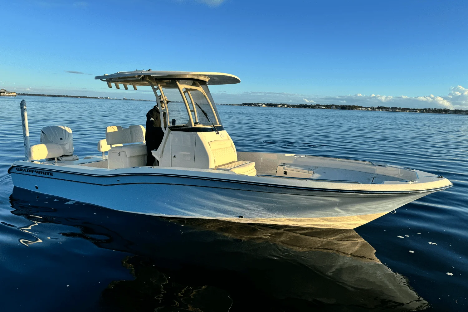 2025 Grady-White 231 CE Image Thumbnail #2