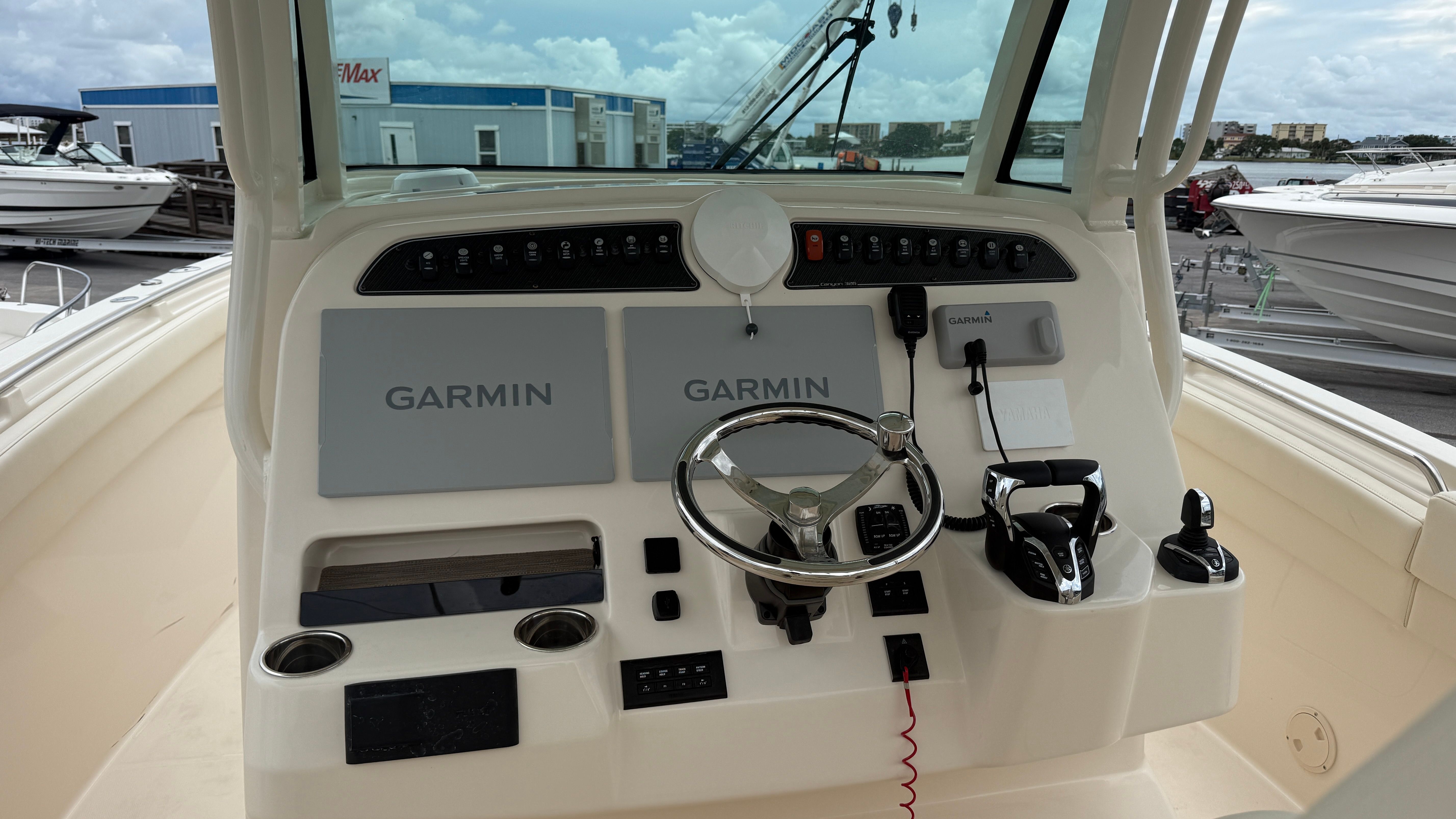 2025 Grady-White Canyon 326 Image Thumbnail #36