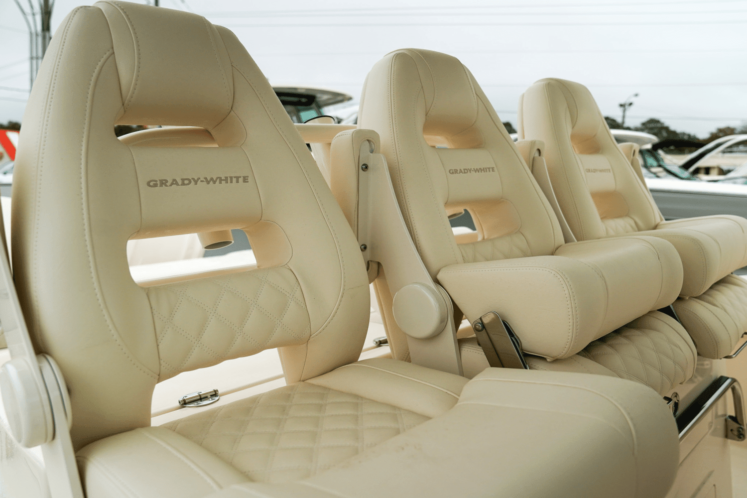 2025 Grady-White Canyon 326 Image Thumbnail #25