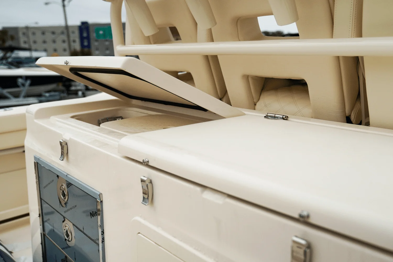 2025 Grady-White Canyon 326 Image Thumbnail #23