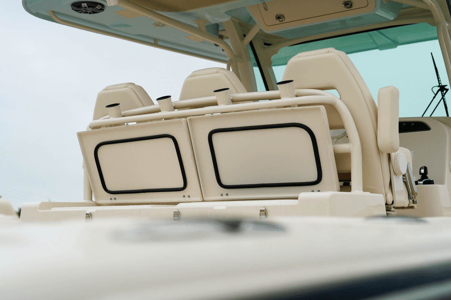 2025 Grady-White Canyon 326 Image Thumbnail #12