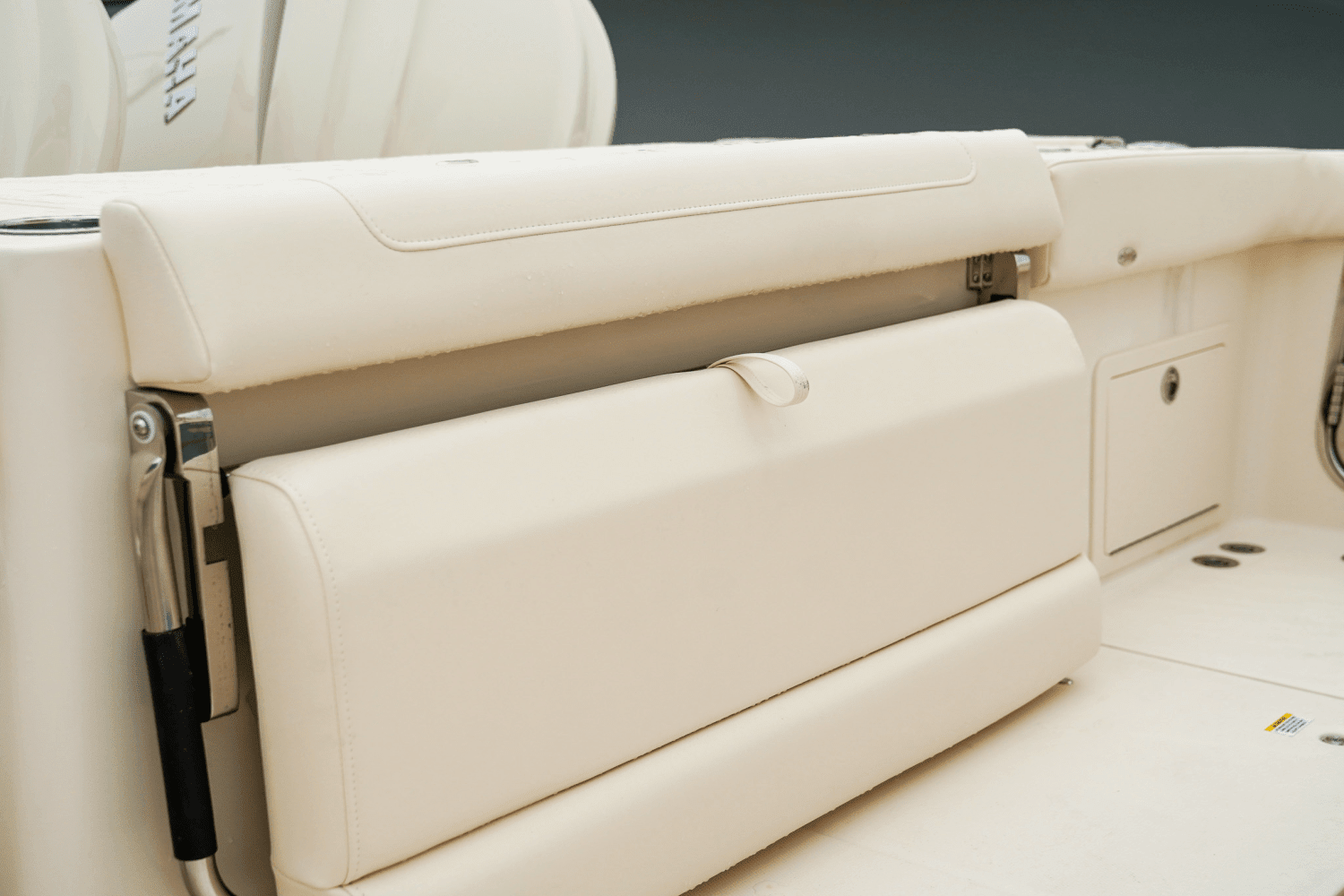 2025 Grady-White Canyon 326 Image Thumbnail #18