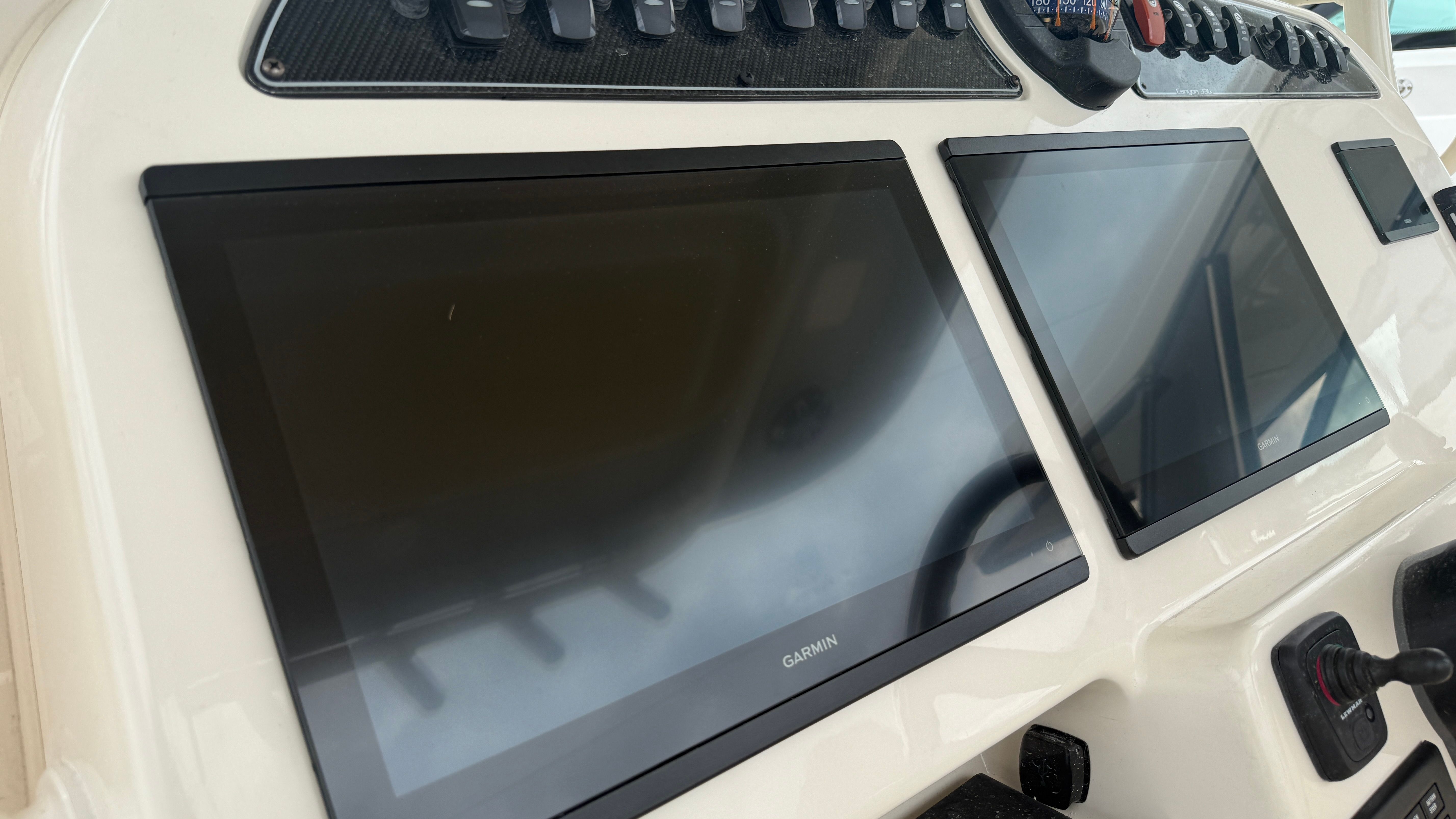 2025 Grady-White Canyon 336 Image Thumbnail #43