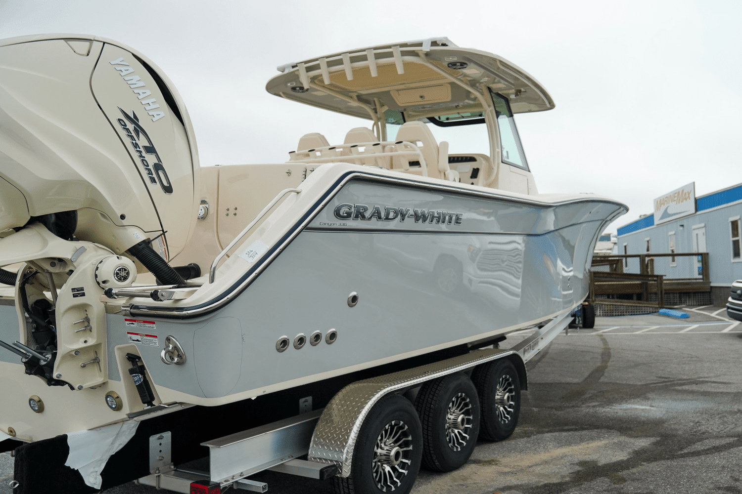 2025 Grady-White Canyon 336 Image Thumbnail #8