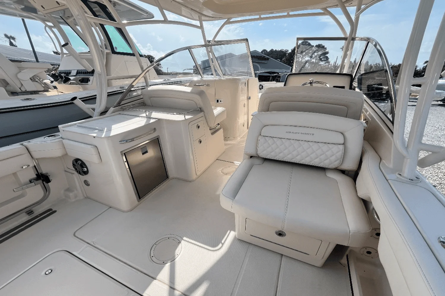 2025 Grady-White Freedom 285 Image Thumbnail #6