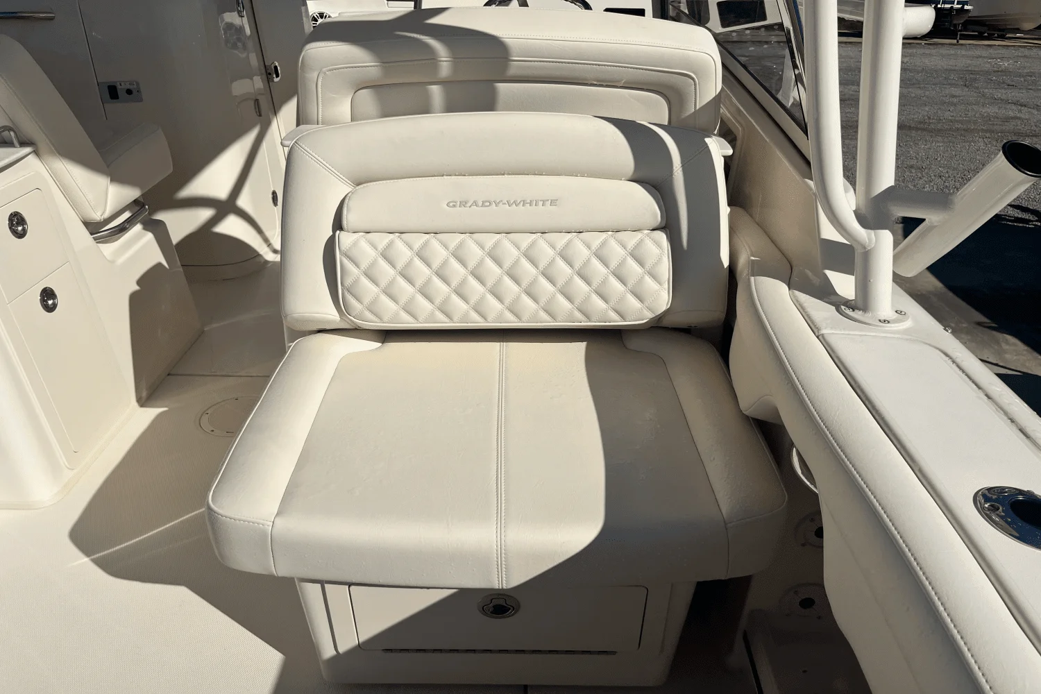 2025 Grady-White Freedom 285 Image Thumbnail #10