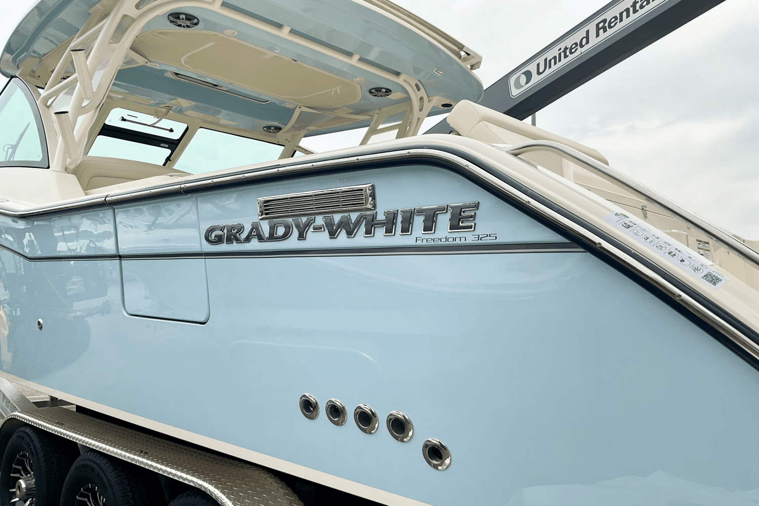2025 Grady-White Freedom 325 Image Thumbnail #1