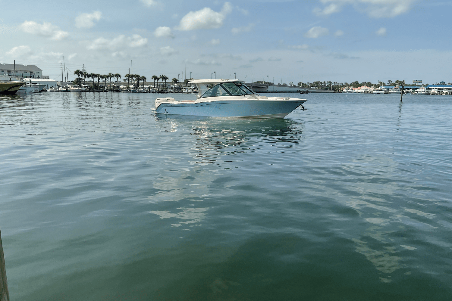 2025 Grady-White Freedom 325 Image Thumbnail #5