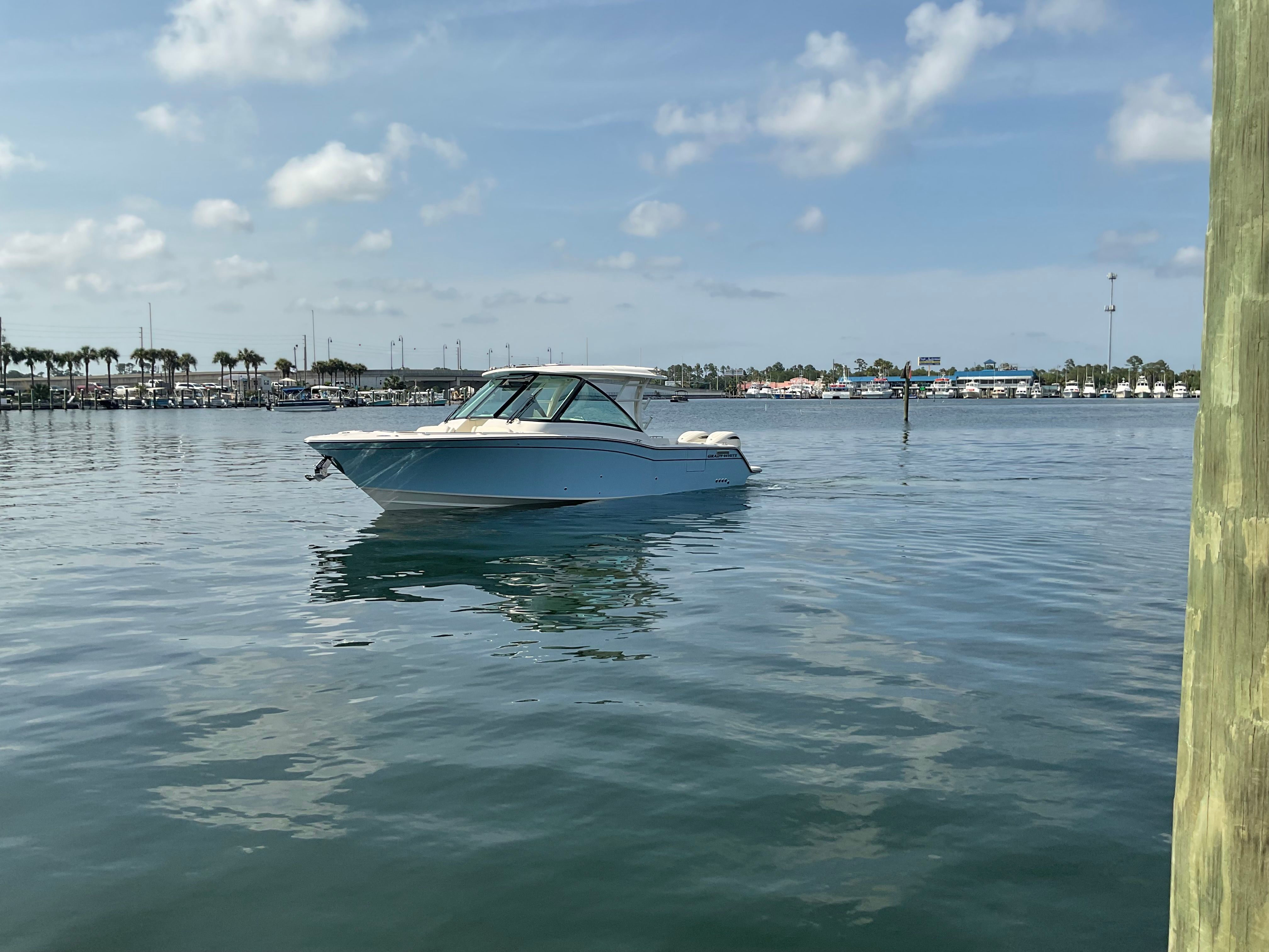 2025 Grady-White Freedom 325 Image Thumbnail #2