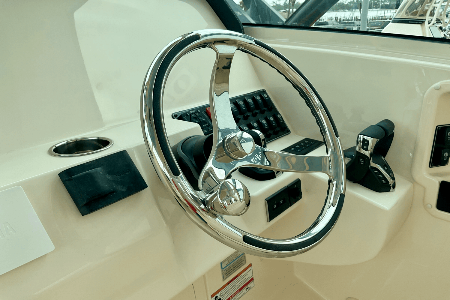 2025 Grady-White Freedom 325 Image Thumbnail #21