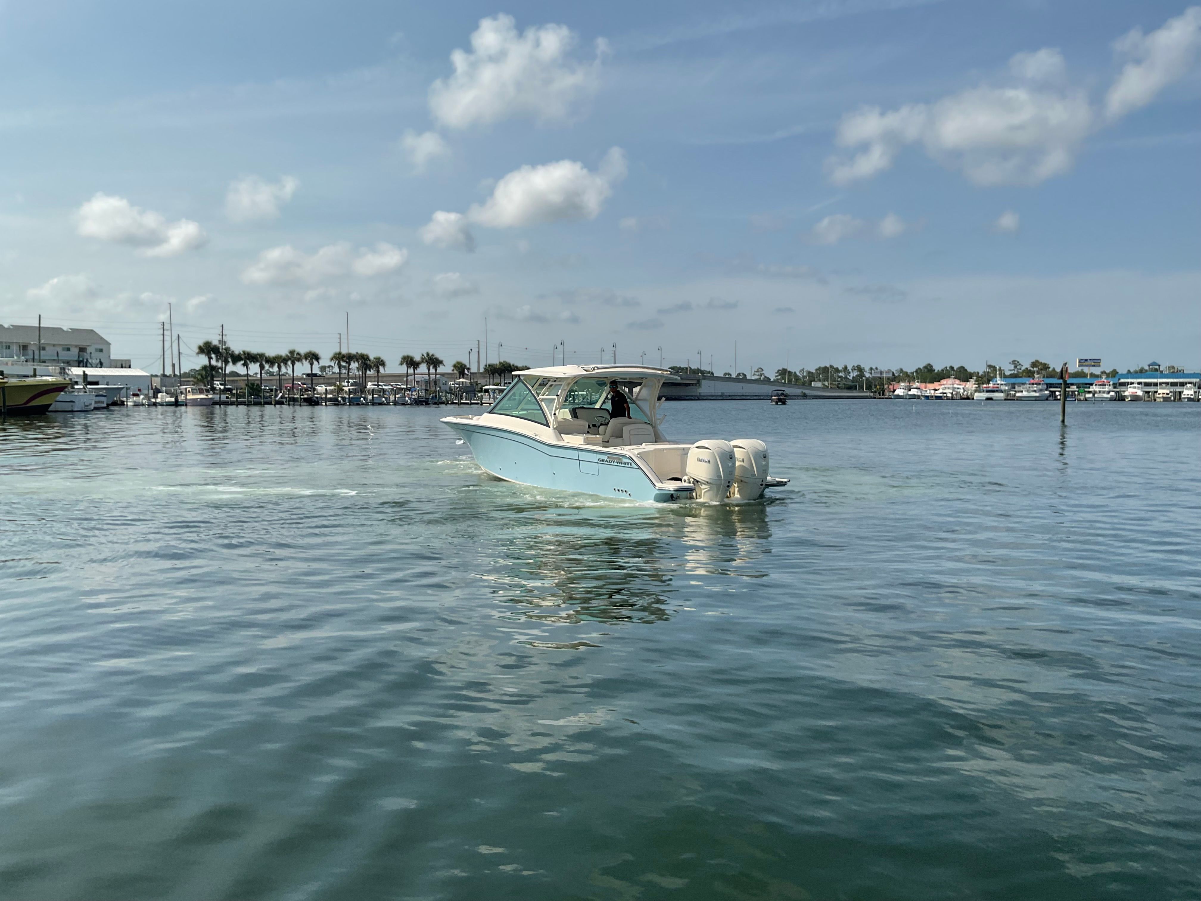 2025 Grady-White Freedom 325 Image Thumbnail #3