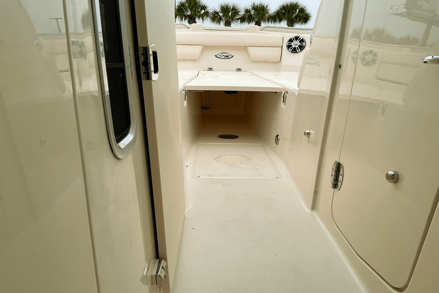 2025 Grady-White Freedom 325 Image Thumbnail #28