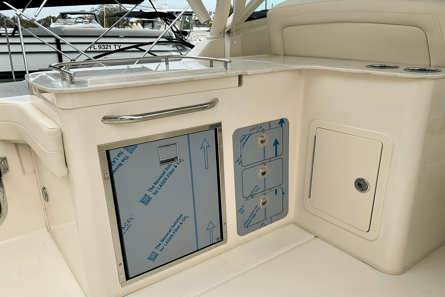 2025 Grady-White Freedom 325 Image Thumbnail #16