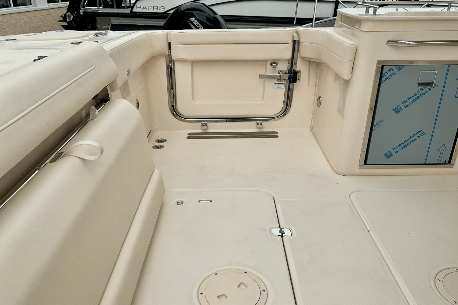 2025 Grady-White Freedom 325 Image Thumbnail #13