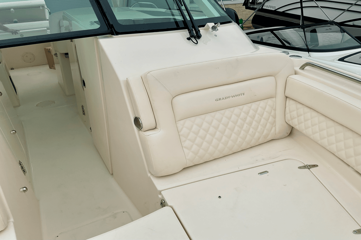 2025 Grady-White Freedom 325 Image Thumbnail #32