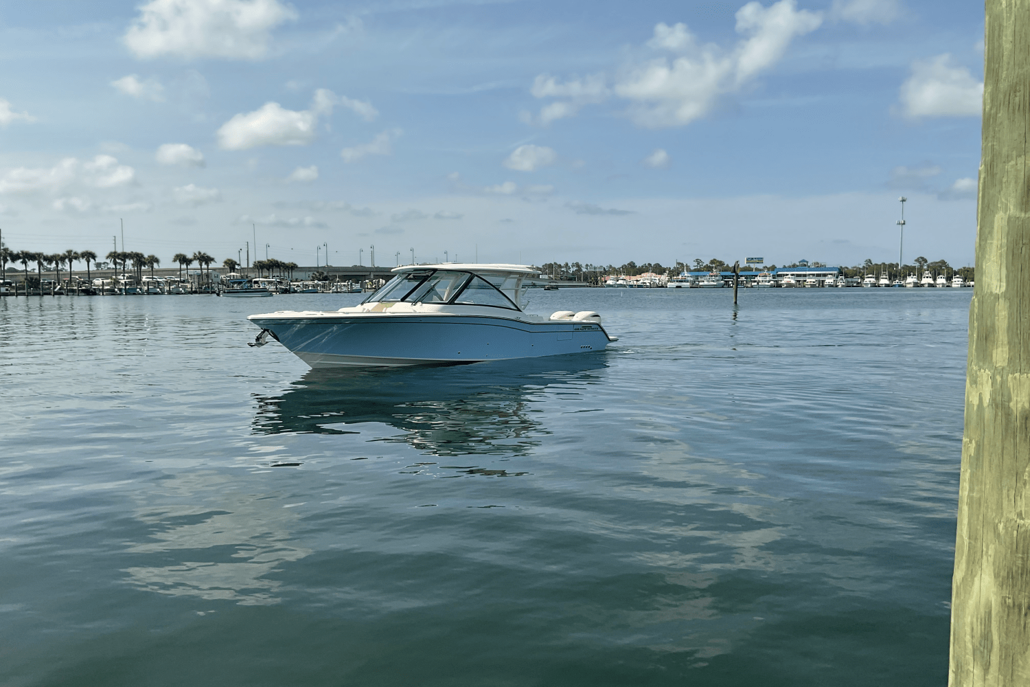 2025 Grady-White Freedom 325 Image Thumbnail #0