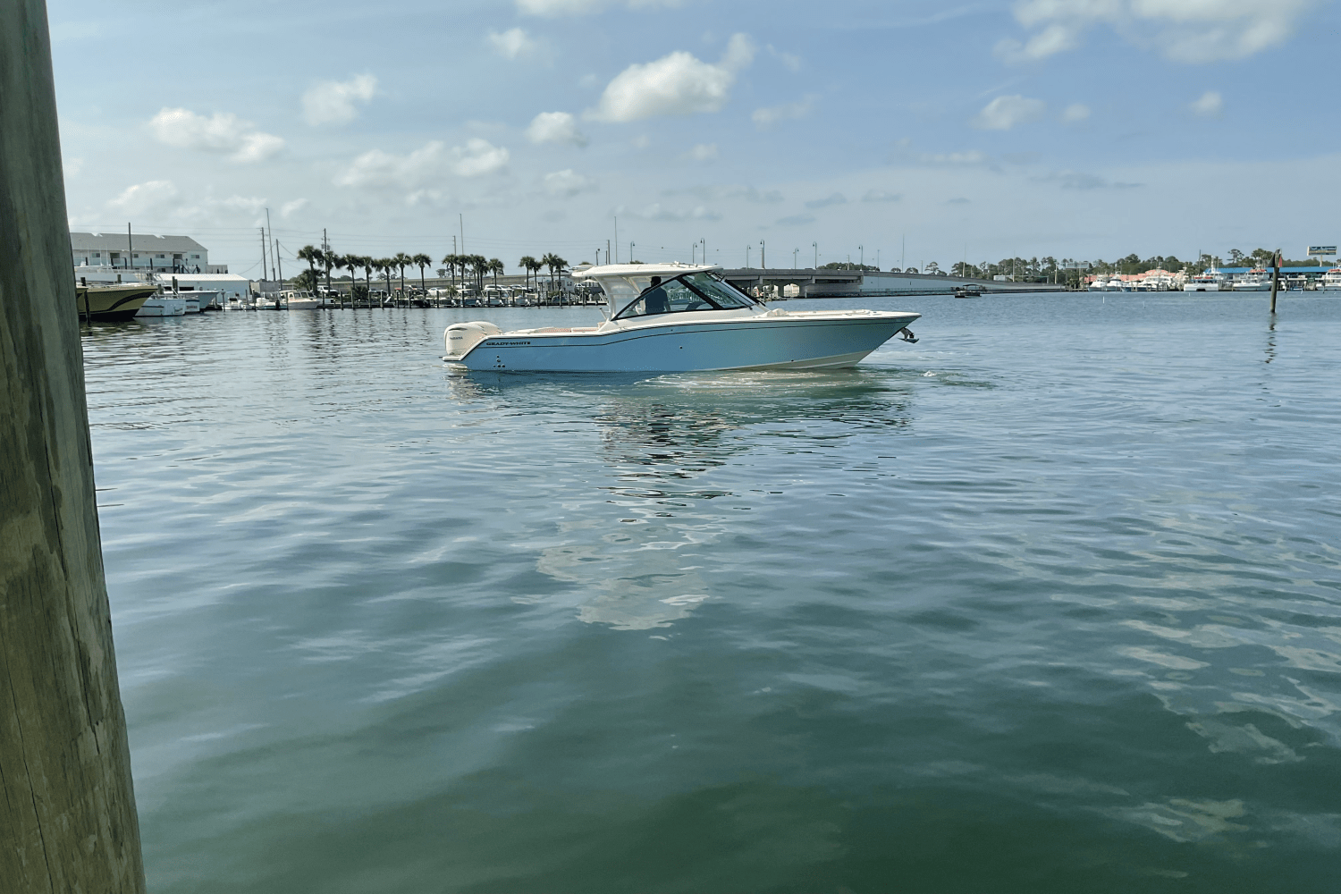 2025 Grady-White Freedom 325 Image Thumbnail #4