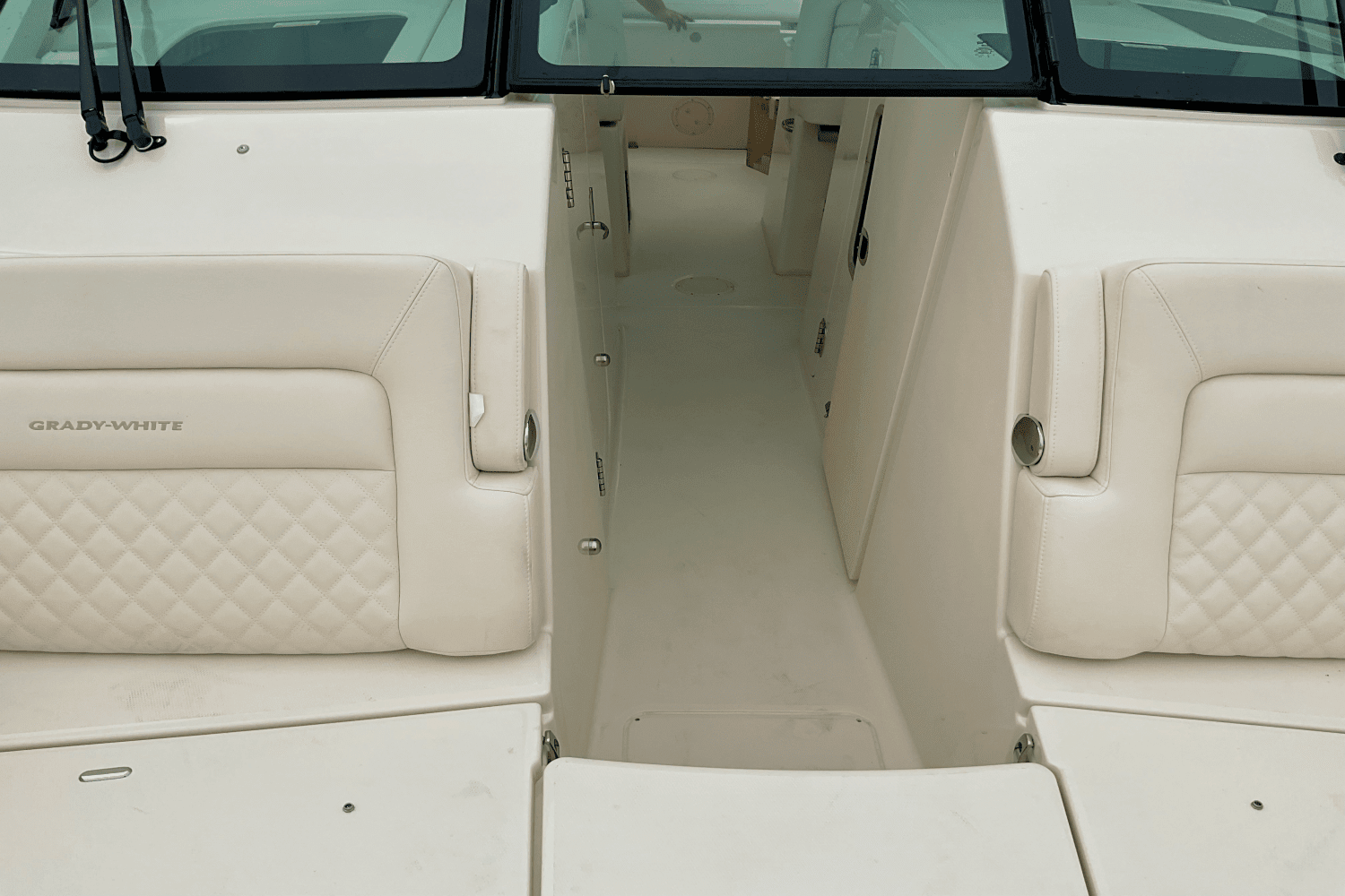 2025 Grady-White Freedom 325 Image Thumbnail #31