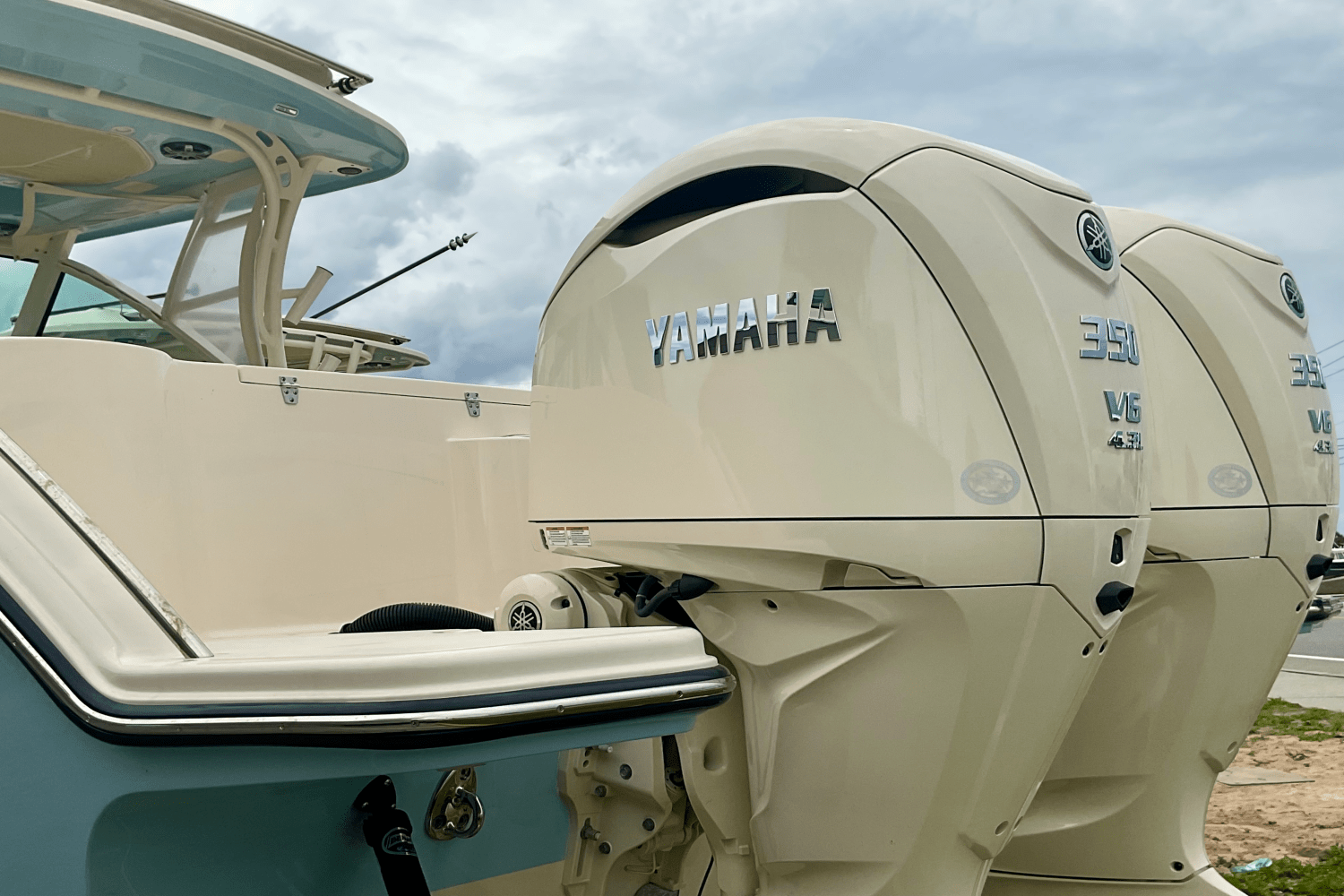 2025 Grady-White Freedom 325 Image Thumbnail #7