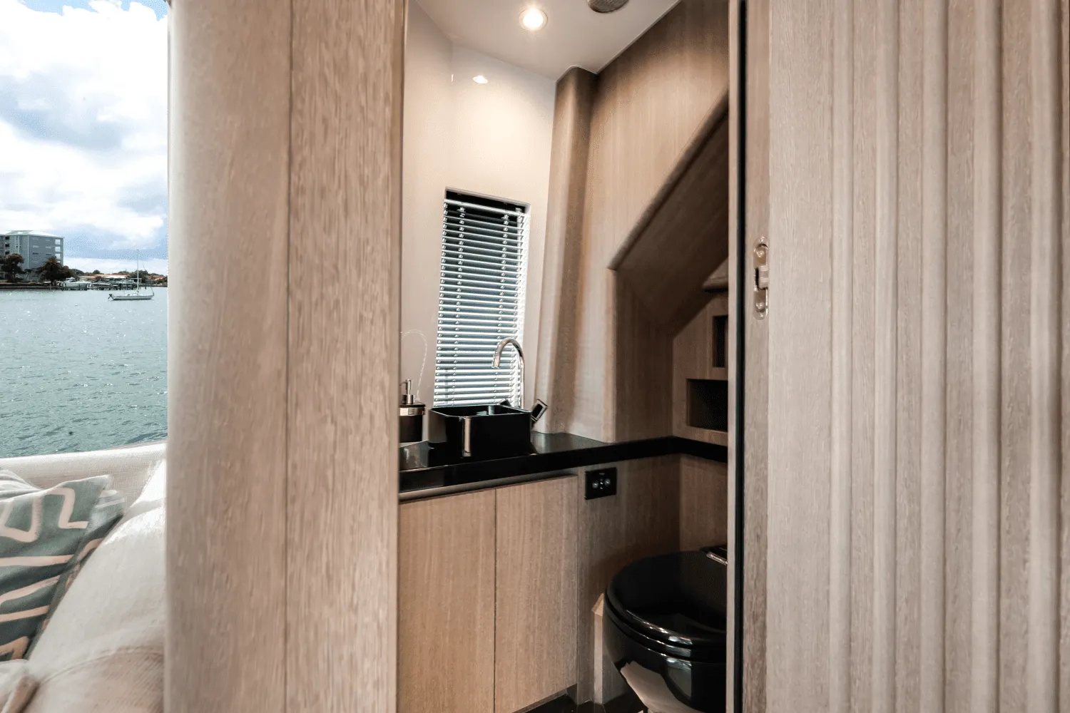 2023 Galeon 800 FLY Image Thumbnail #19
