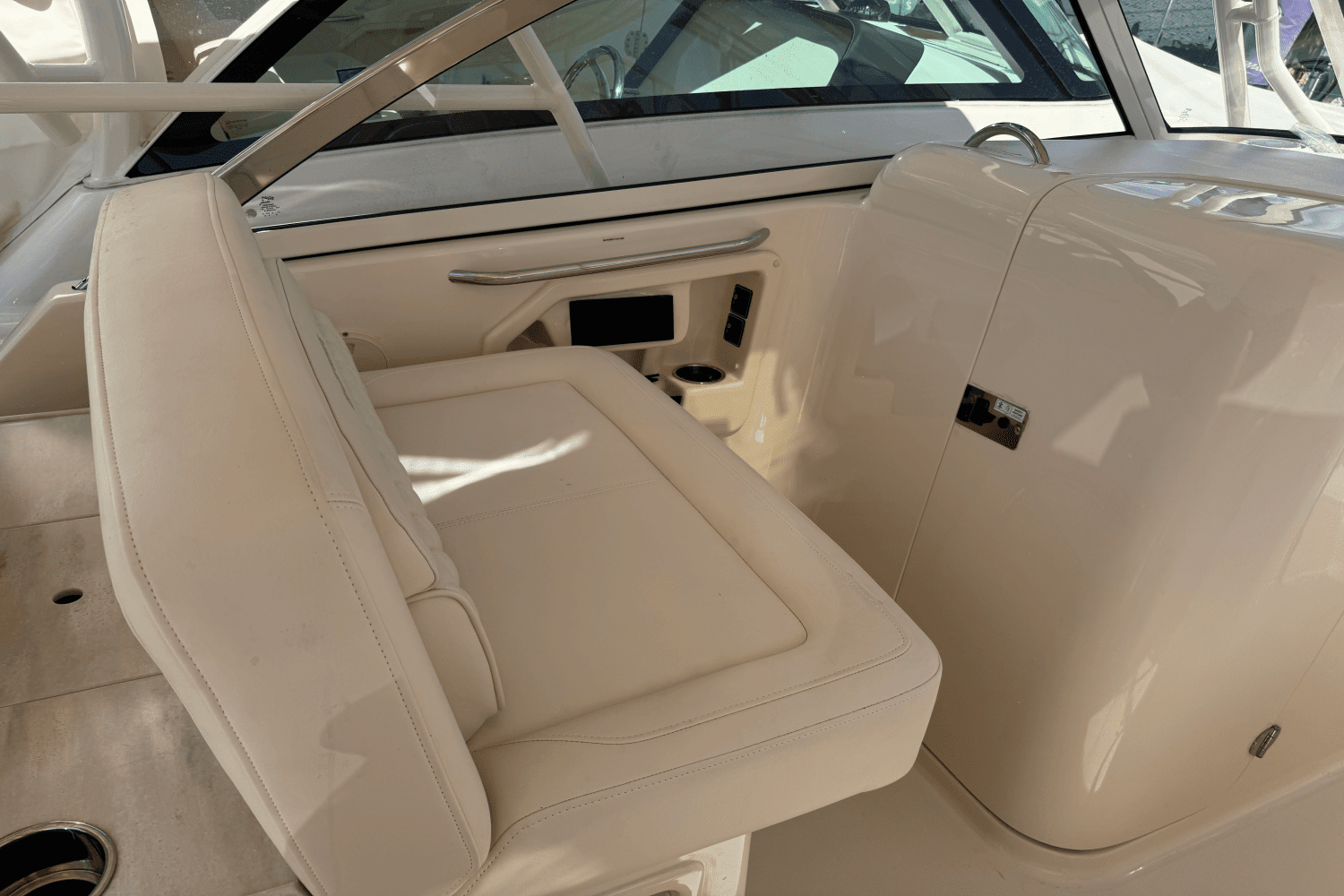 2025 Grady-White Freedom 307 Image Thumbnail #21