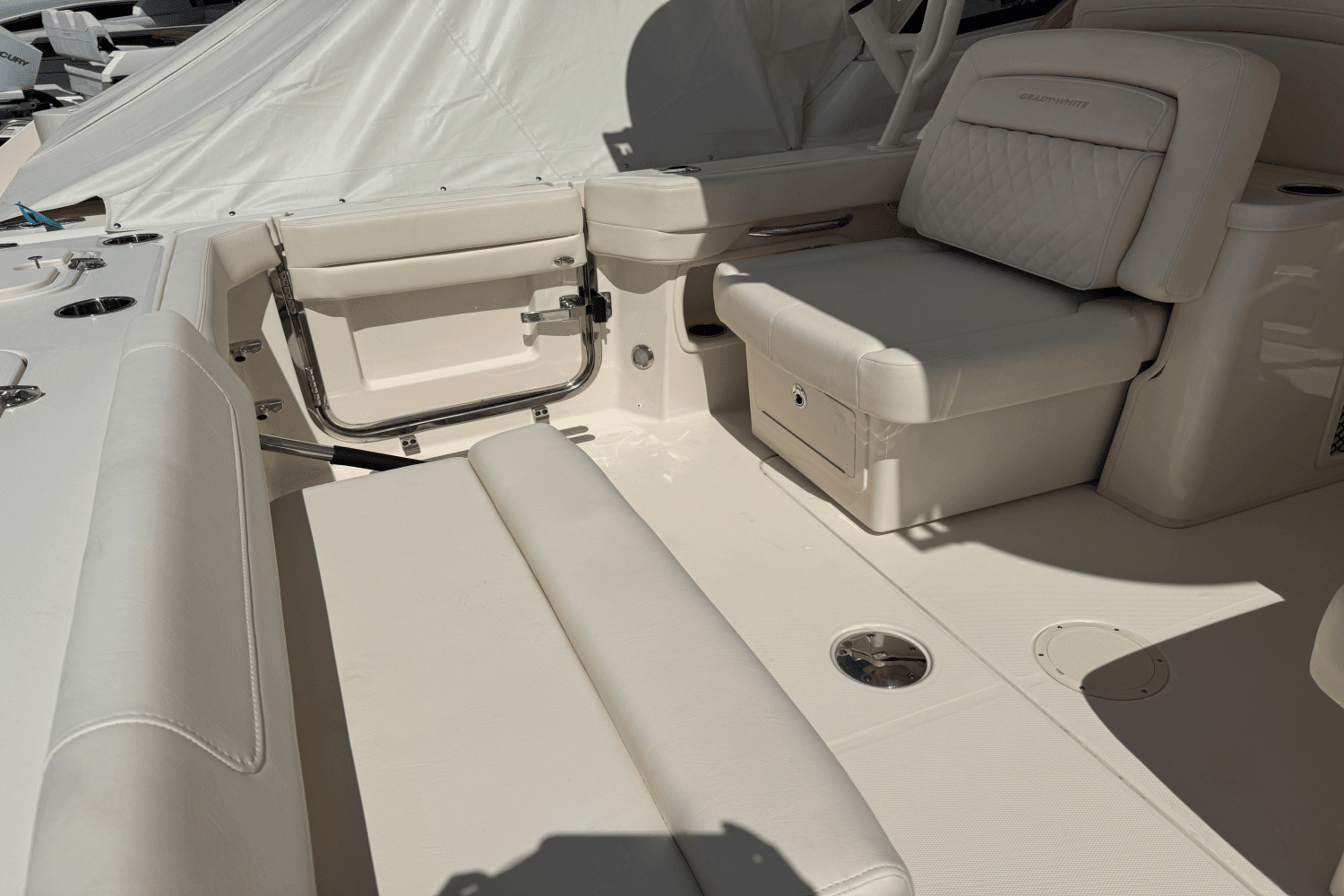 2025 Grady-White Freedom 307 Image Thumbnail #17
