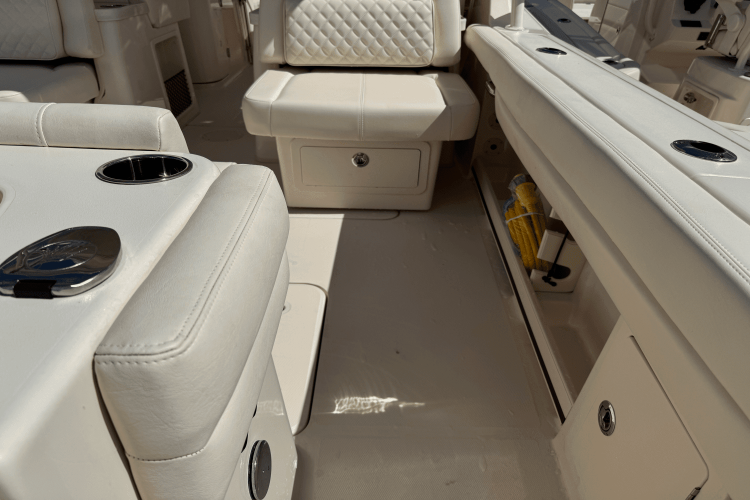 2025 Grady-White Freedom 307 Image Thumbnail #13