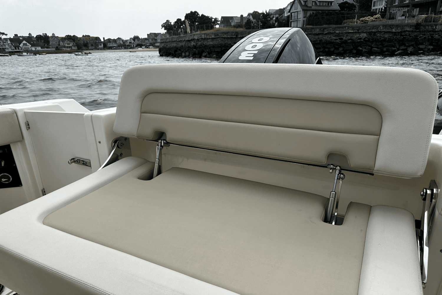 2021 Boston Whaler 240 VANTAGE Image Thumbnail #8