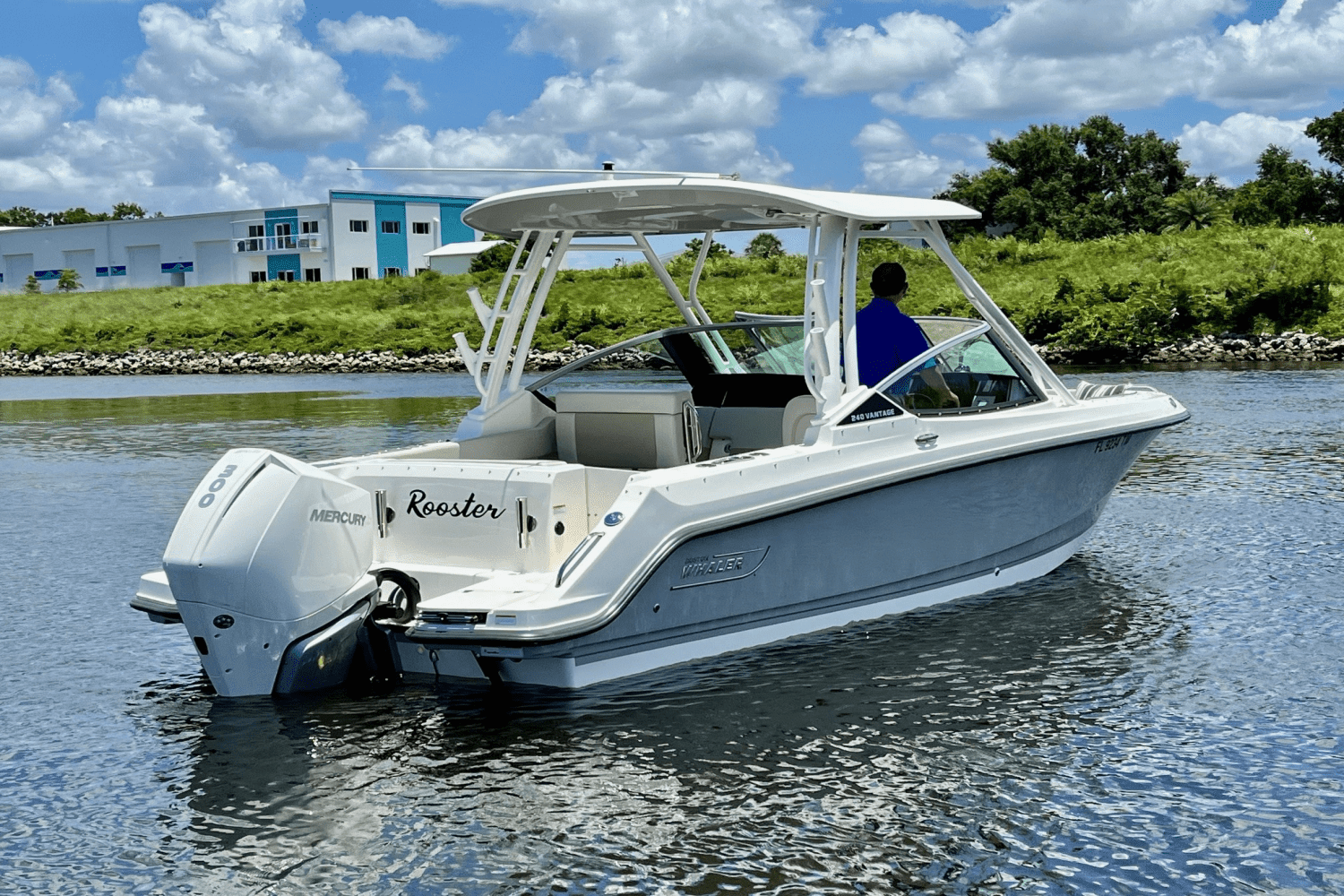 2023 Boston Whaler 240 VANTAGE Image Thumbnail #8