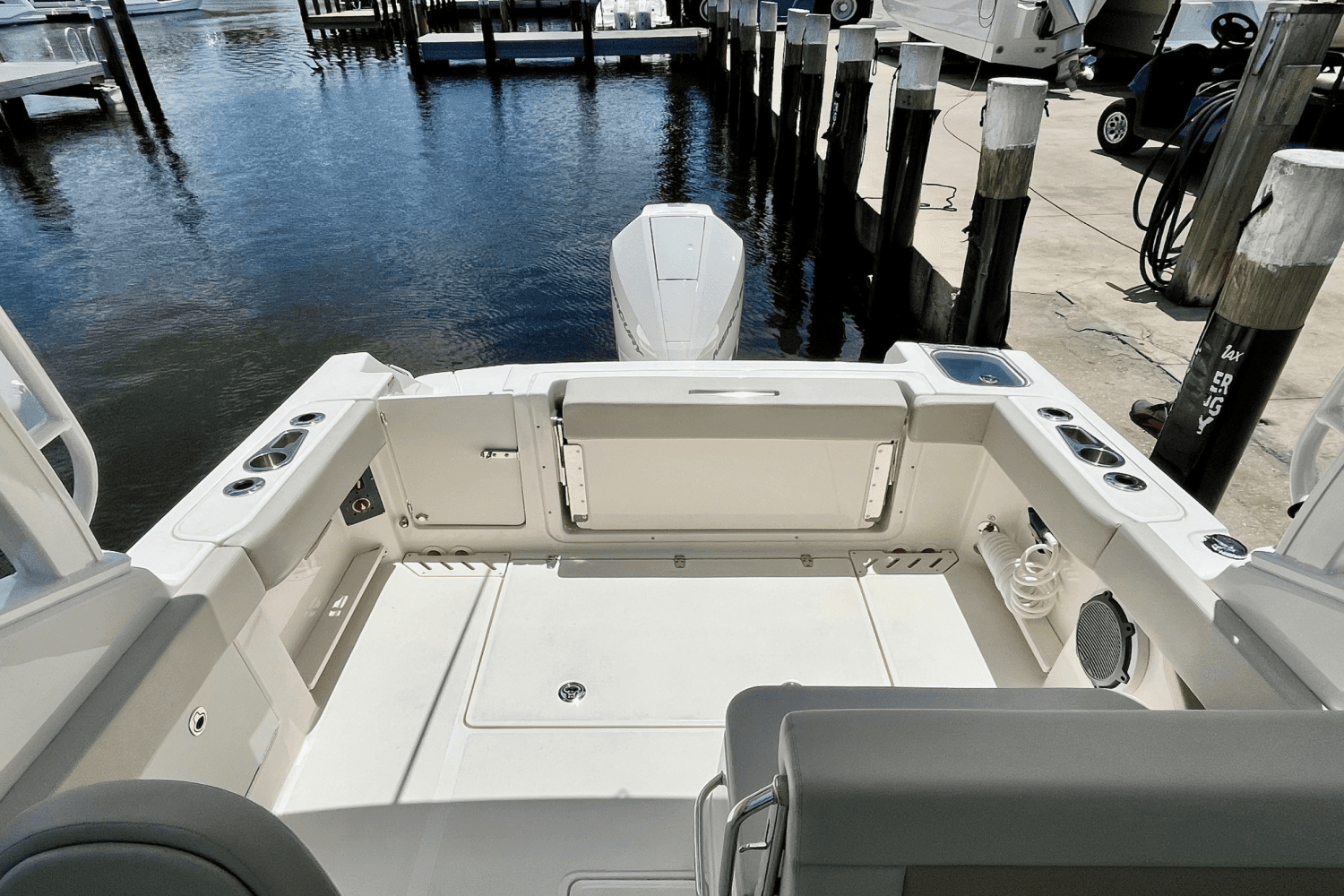 2023 Boston Whaler 240 VANTAGE Image Thumbnail #21