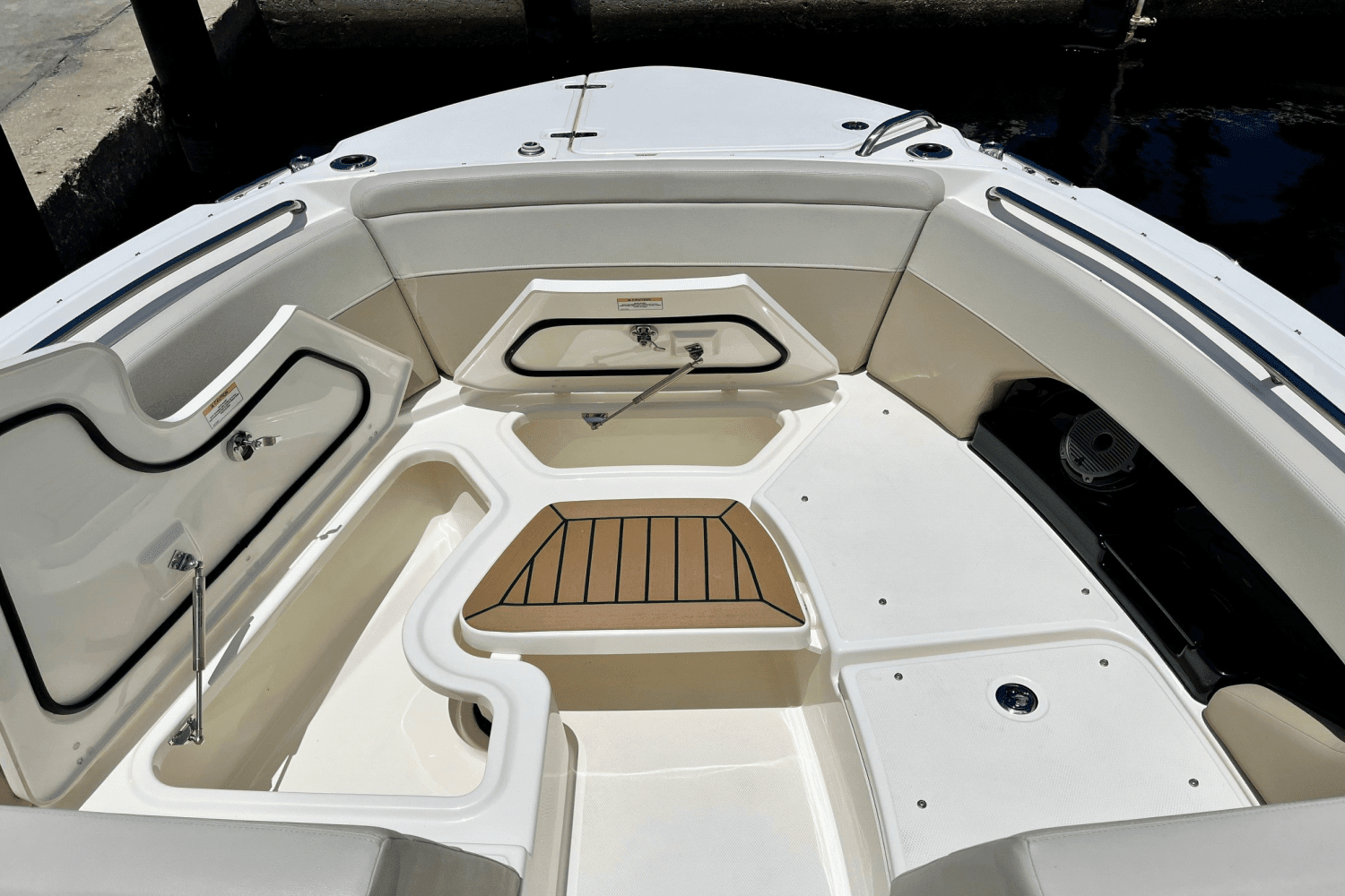 2023 Boston Whaler 240 VANTAGE Image Thumbnail #19