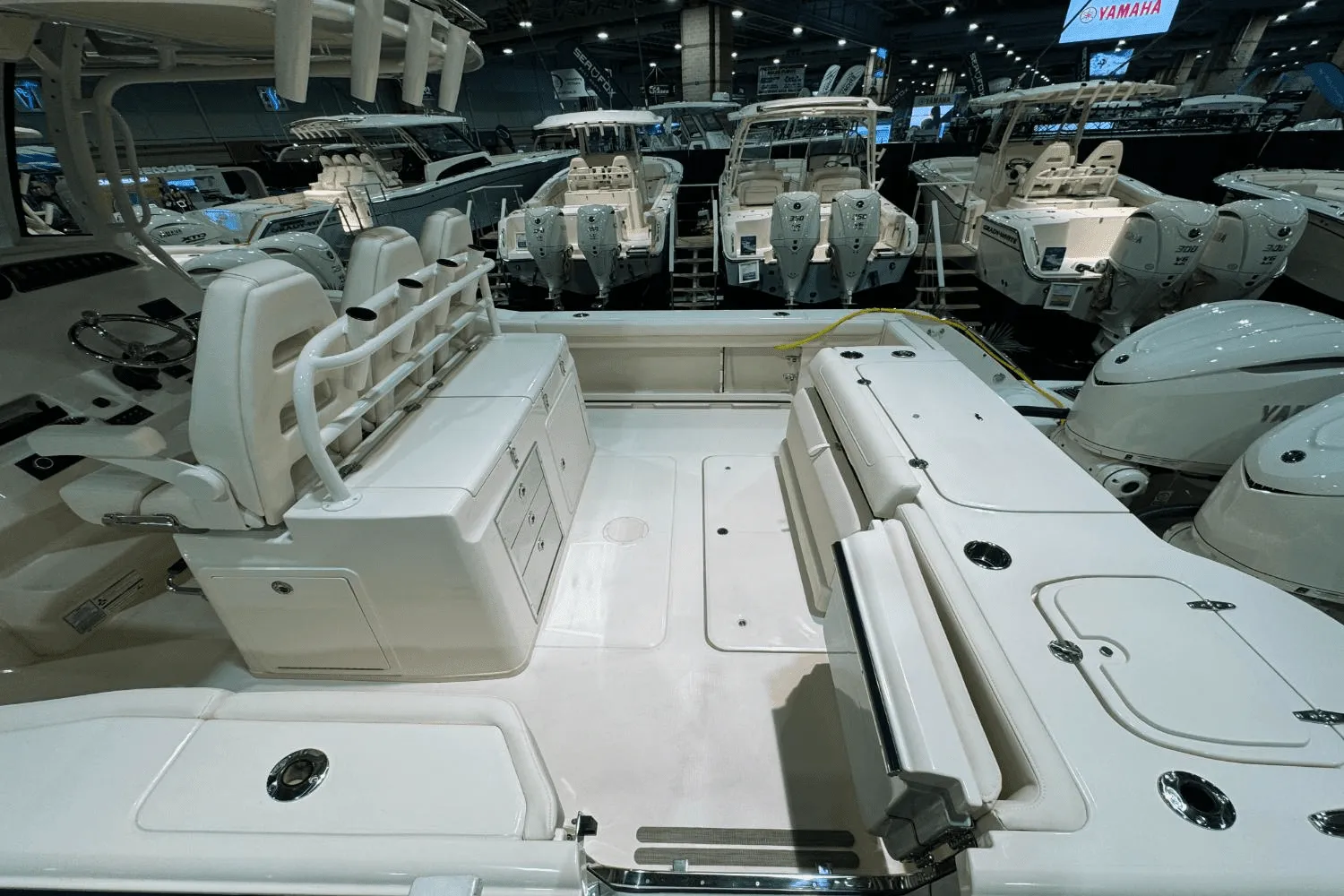 2025 Grady-White Canyon 326 Image Thumbnail #9