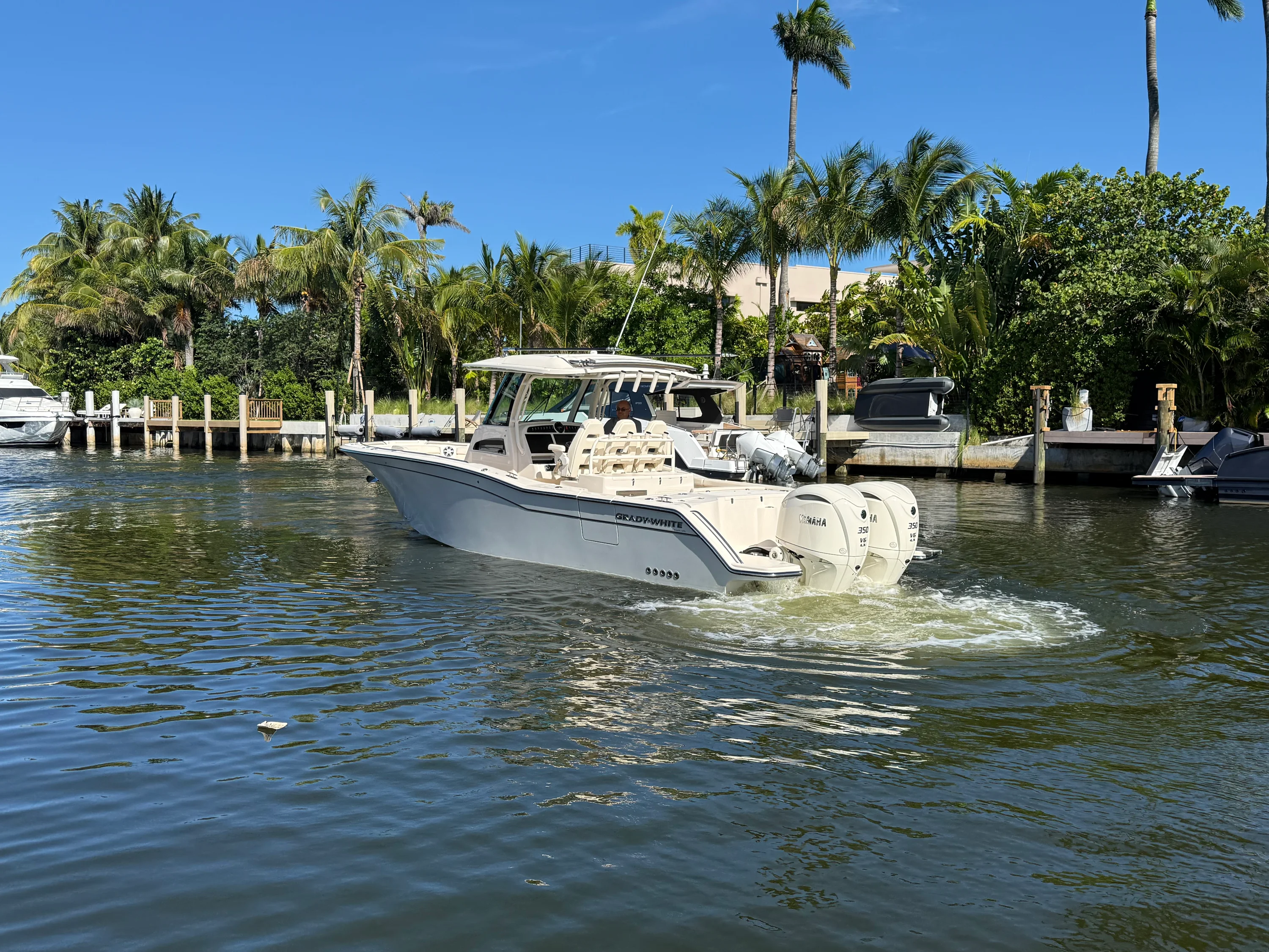 2025 Grady-White Canyon 326 Image Thumbnail #12