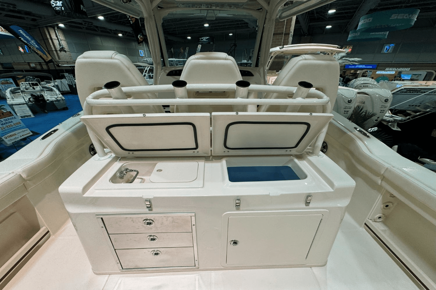 2025 Grady-White Canyon 326 Image Thumbnail #12