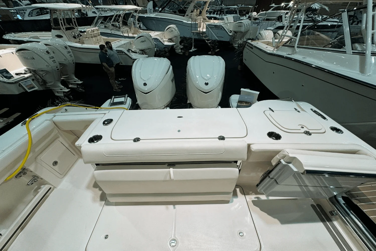 2025 Grady-White Canyon 326 Image Thumbnail #6