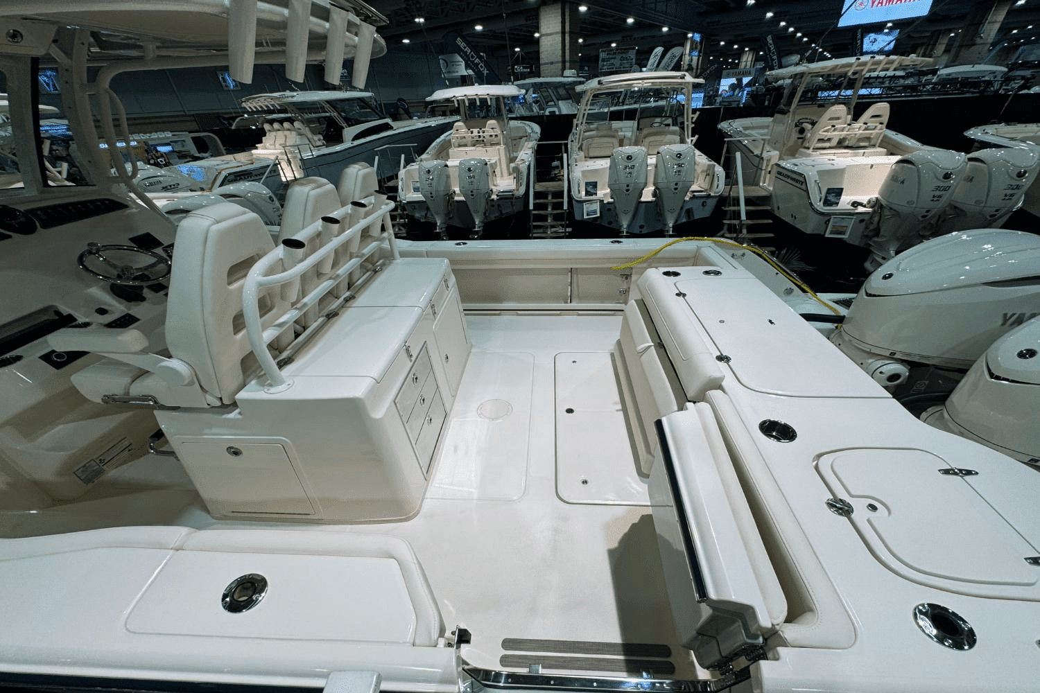 2025 Grady-White Canyon 326 Image Thumbnail #8