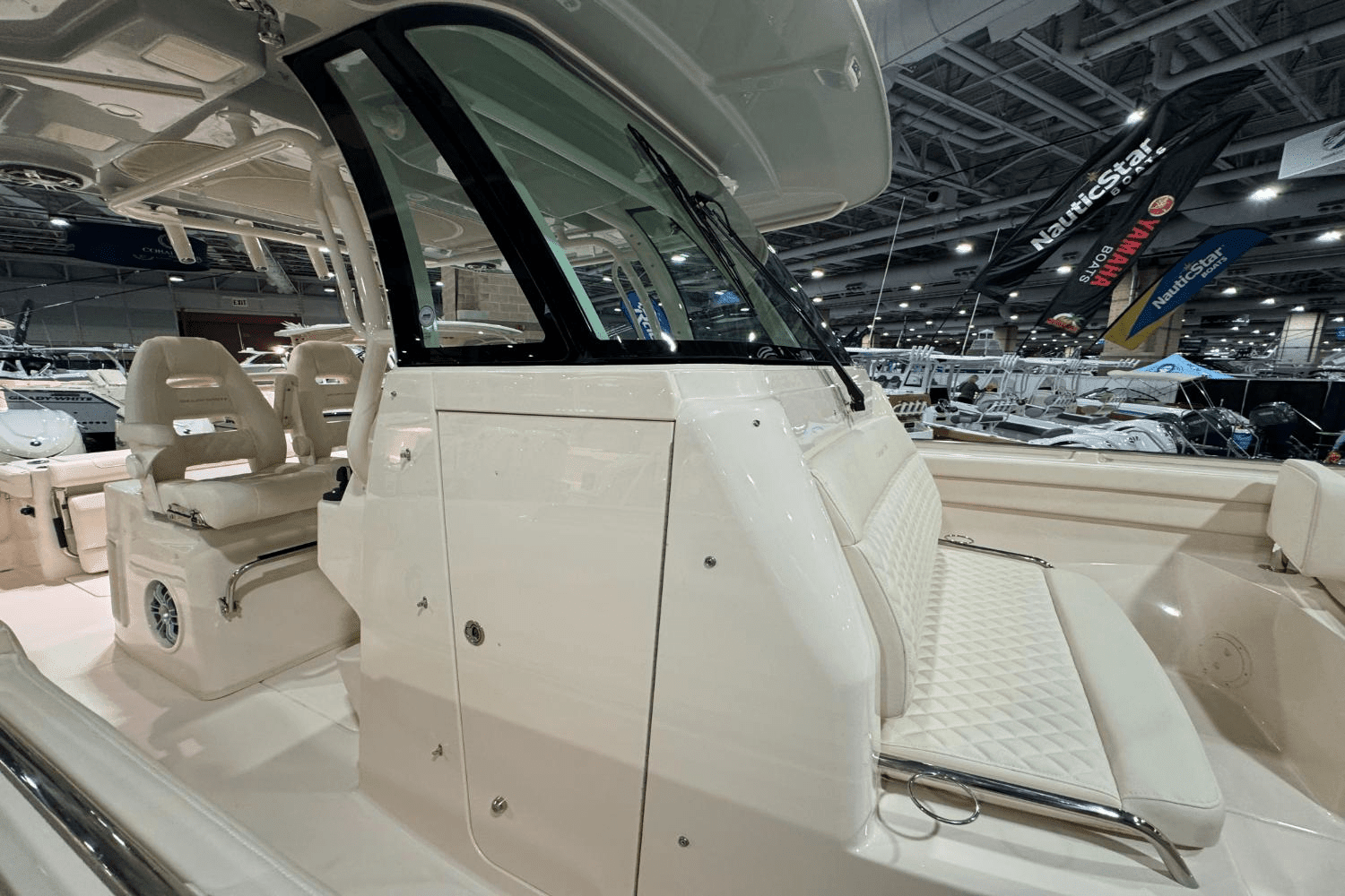 2025 Grady-White Canyon 326 Image Thumbnail #19