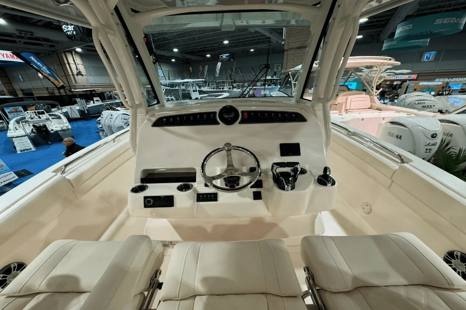 2025 Grady-White Canyon 326 Image Thumbnail #14