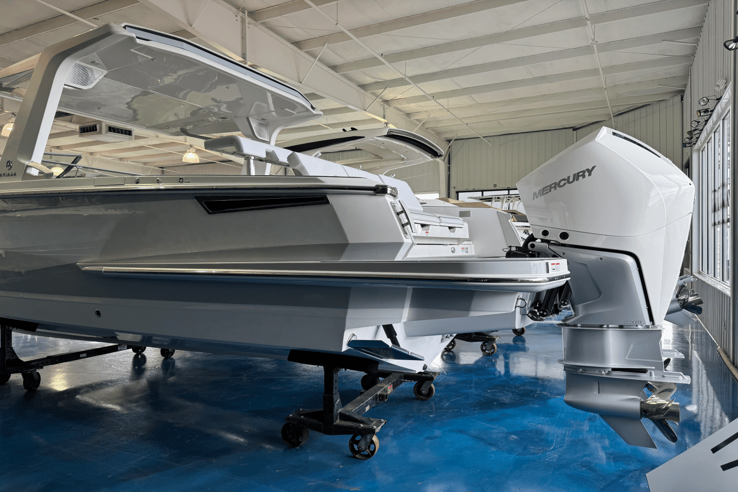 2025 Aviara AV32 Outboard Image Thumbnail #2