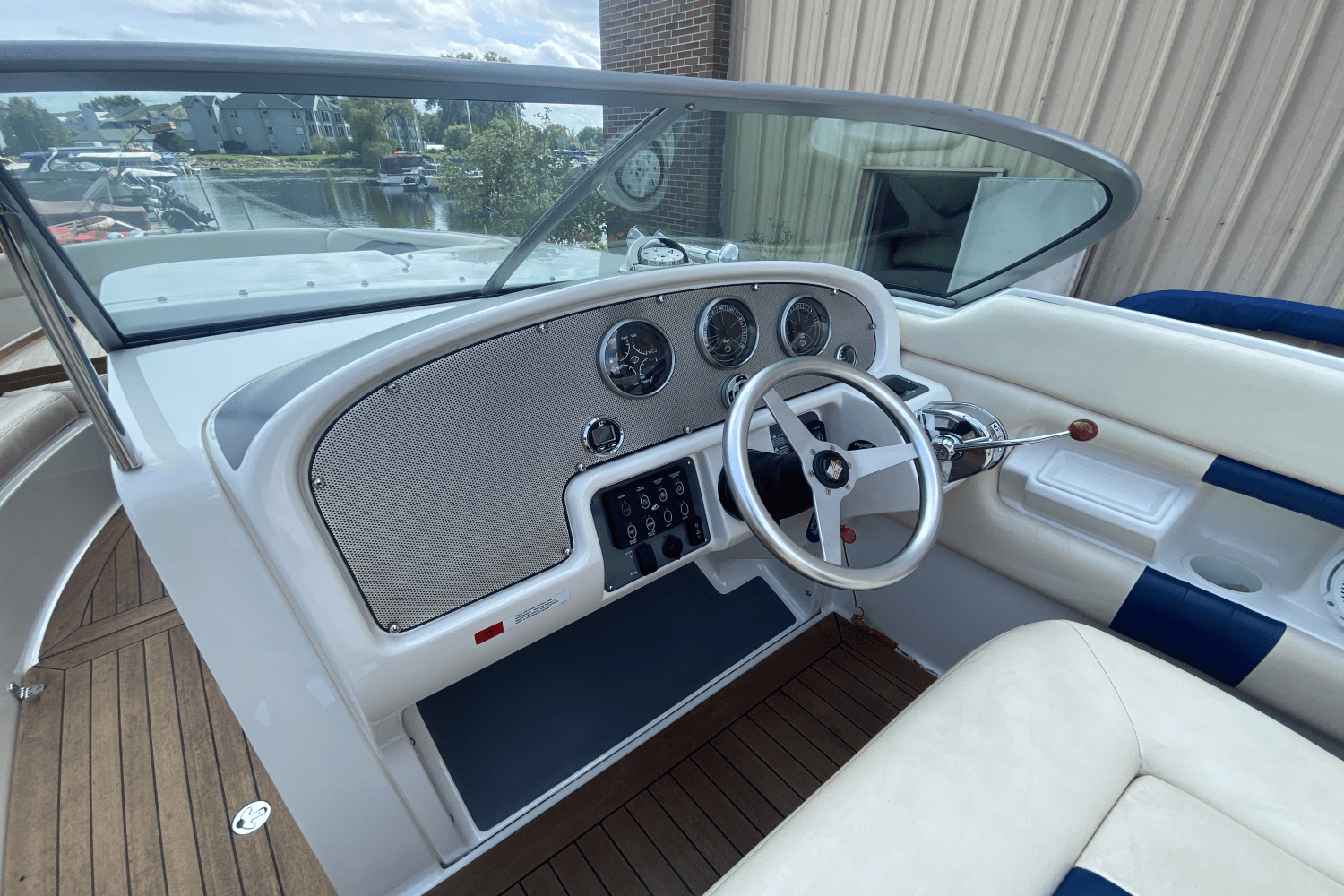 2002 Chris-Craft 28 LAUNCH Image Thumbnail #13