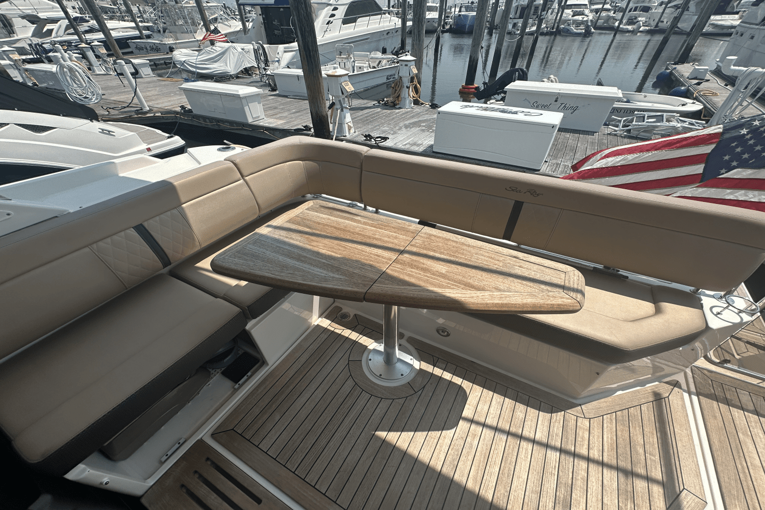 2018 Sea Ray 400 SUNDANCER Image Thumbnail #8