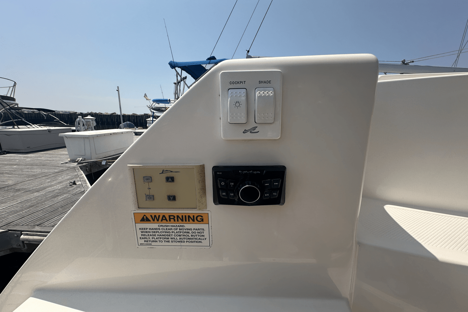 2018 Sea Ray 400 SUNDANCER Image Thumbnail #9