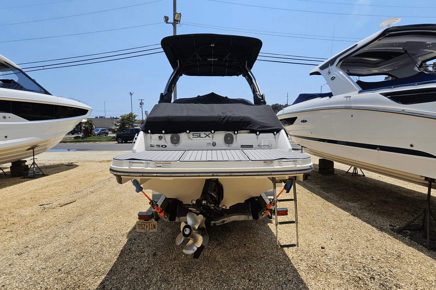 Thumbnail 3 for 2016 Sea Ray 250 SLX