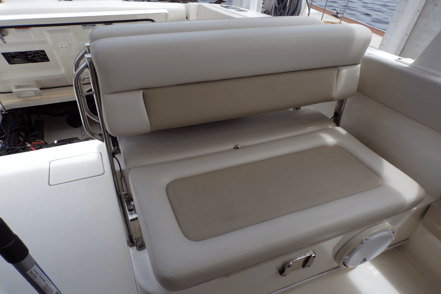 2017 Boston Whaler 320 VANTAGE Image Thumbnail #24