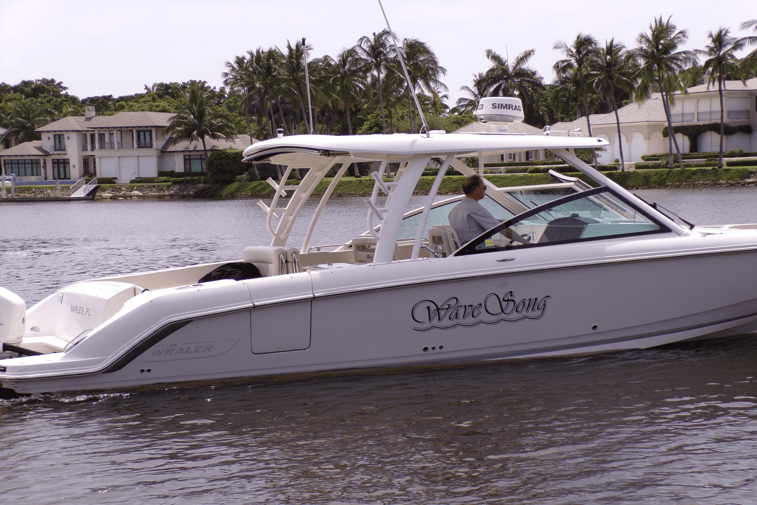 2017 Boston Whaler 320 VANTAGE Image Thumbnail #4