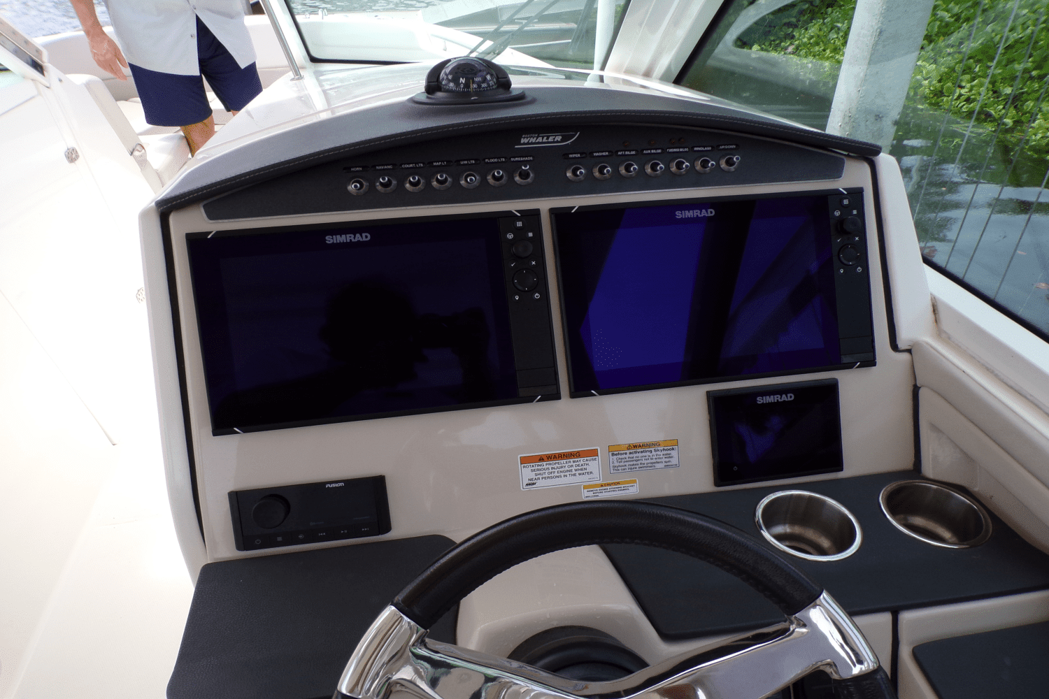 2017 Boston Whaler 320 VANTAGE Image Thumbnail #16