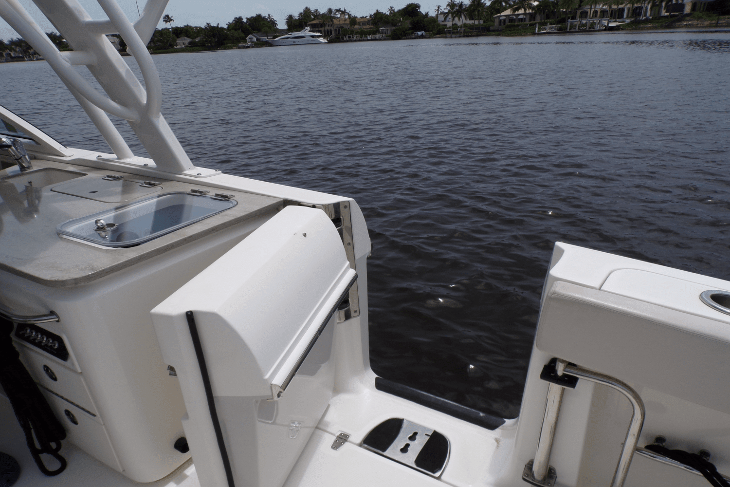 2017 Boston Whaler 320 VANTAGE Image Thumbnail #34